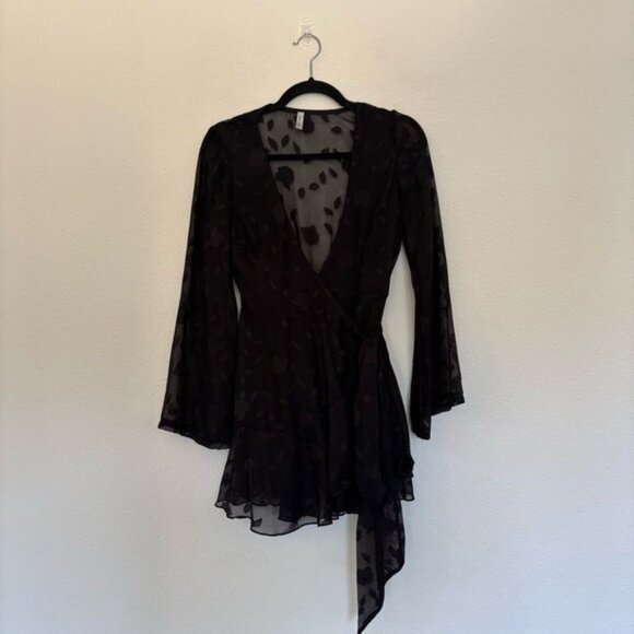 Lucy in The Sky Ruffle Wrap Dress in Black Floral EUC - Picture 2 of 8